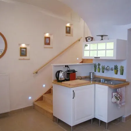 Toldi Apartment